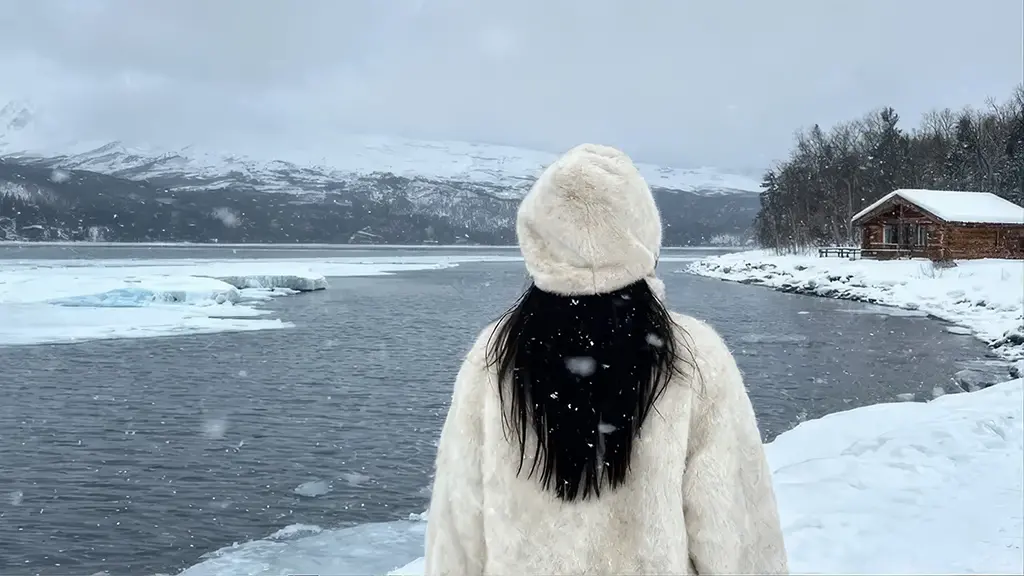 Si të krijoni fotot perfekte në borë  Sekreti i aplikacionit që po pushton rrjetet sociale