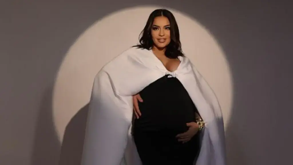 Mikela Pupa emocionon me dedikimin për vajzën