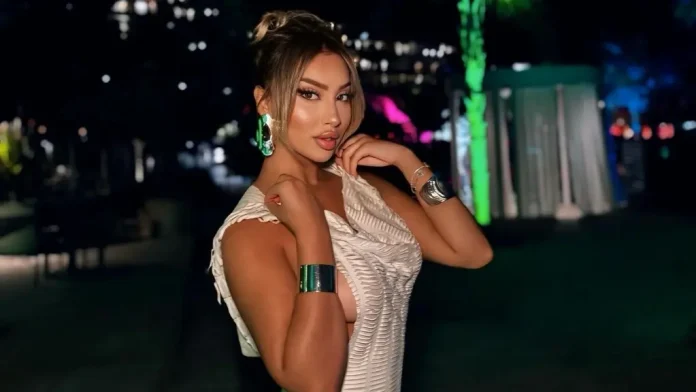 klaudja-jazexhi-me-nje-pamje-te-magjishme-ne-nje-kafe-italiane