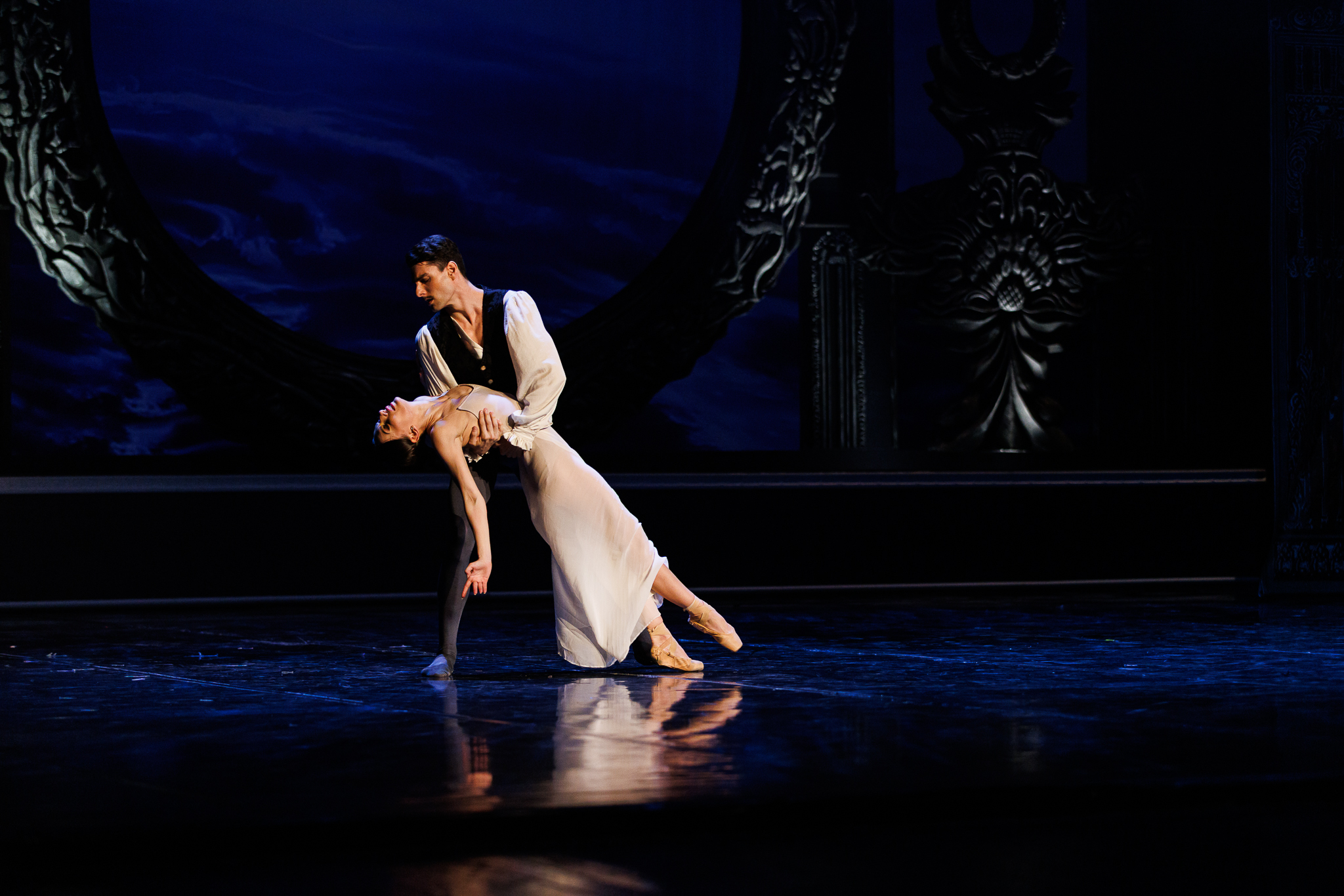 Shfaqje e dyfishtë e spektaklit të baletit  Zonja Bovari  më 18 dhe 21 nëntor  ora 20 00