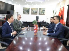 Kryetari Kasami pret në takim ambasadorin britanik Matthew Lawson: Bashkëpunim për zhvillim dhe integrim evropian