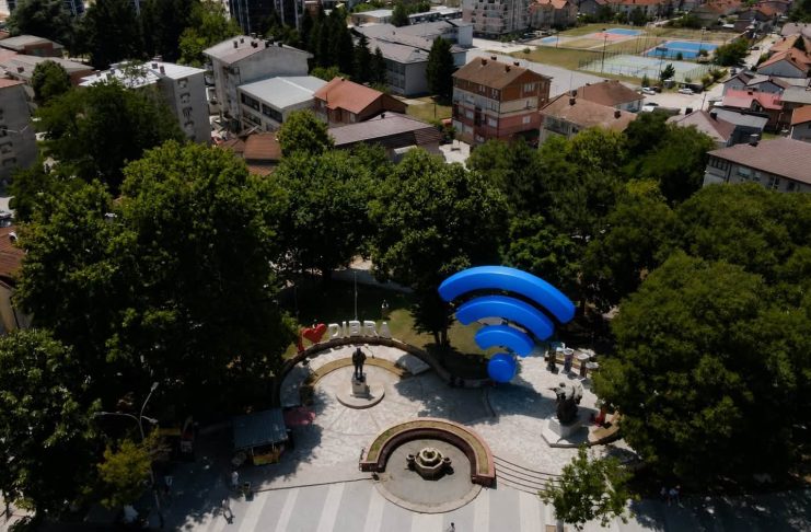 Wi-Fi publik falas tashmë i disponueshëm në Komunën e Dibrës